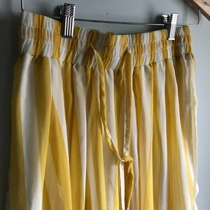 Stripped yellow wide leg pants
